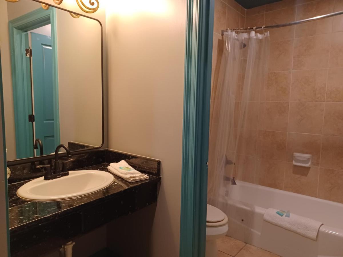 Natchez Manor Bed & Breakfast Bagian luar foto